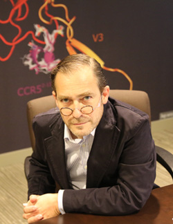 Dr. Daniel Douek